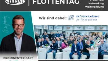 Porträt eines Mannes mit dunklem Sakko und hellblauem Hemd neben einem Foto eines Publikums bei einer Veranstaltung mit Banner akf servicelease der flottenpartner